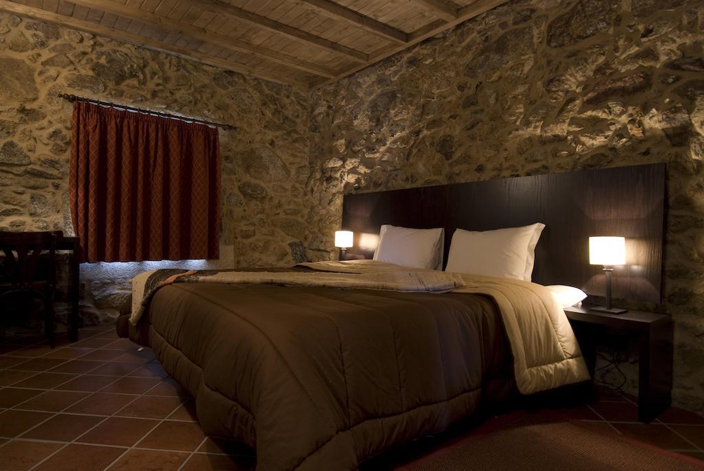 Casa Entre-Palheiros E Casa Do Canastro Montalegre Zimmer foto
